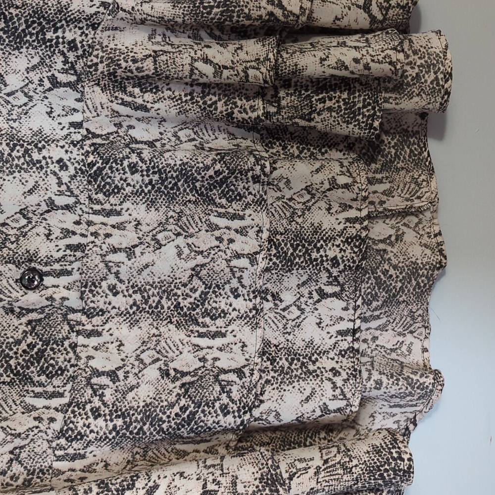 Snake Print Ruffle Shirt - Picture 4 of 4